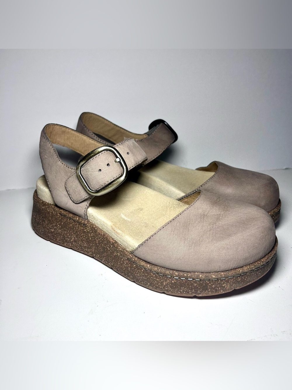 Dansko Brynlee Platform MaryJane Sandals Women’s 7.5 Taupe Nubuck Suede